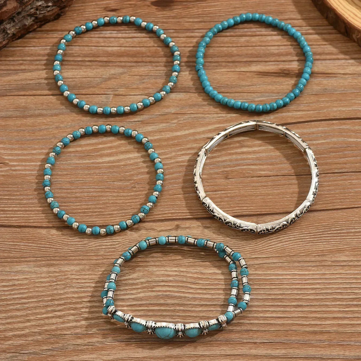 Zestaw bransoletek boho z turkusowymi koralikami