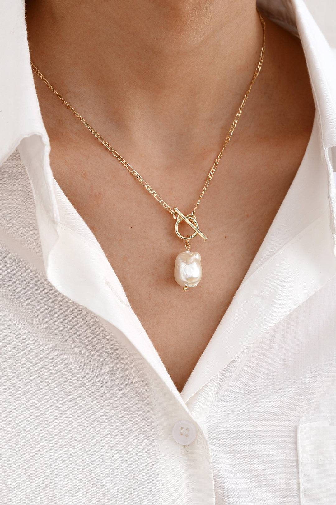Elegancka Kolia z Złotą Perłą