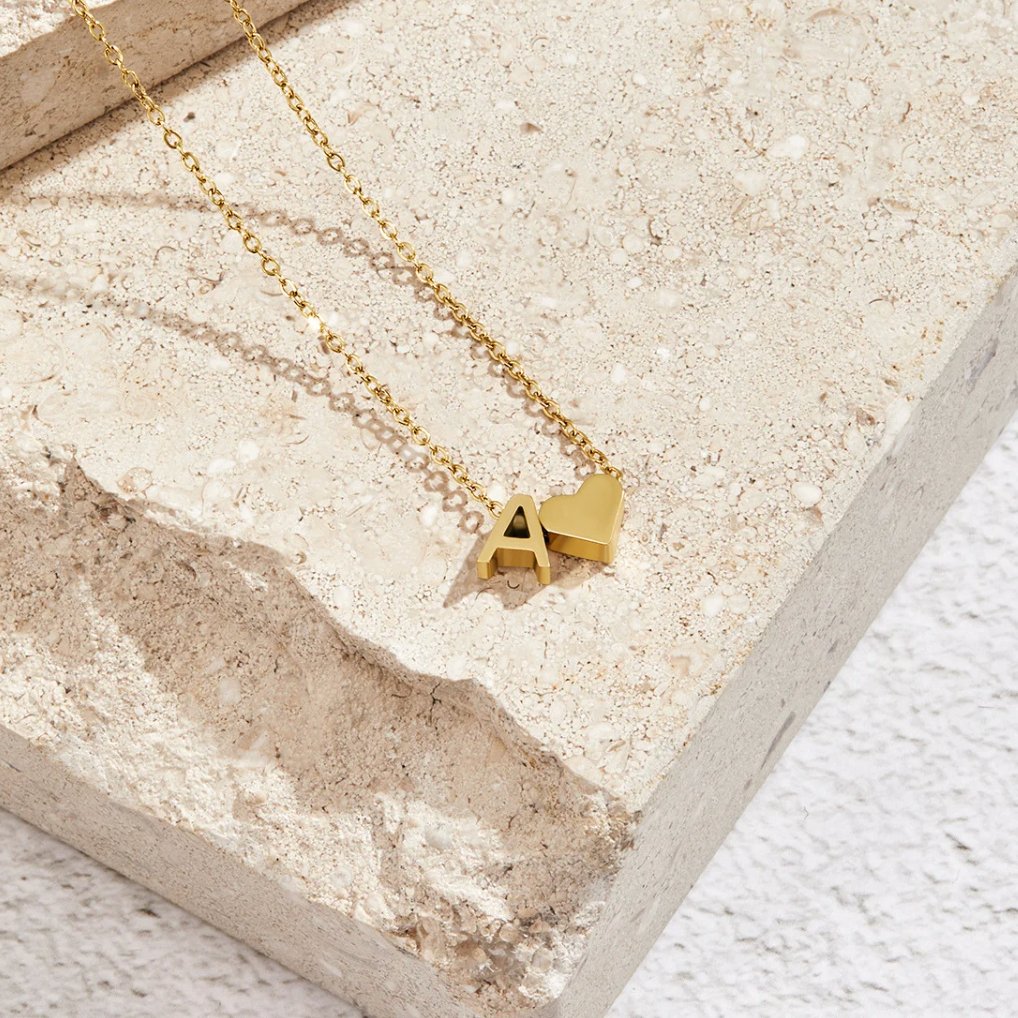 Naszyjnik Inicjałowy z Wisiorkiem w Kształcie Serca