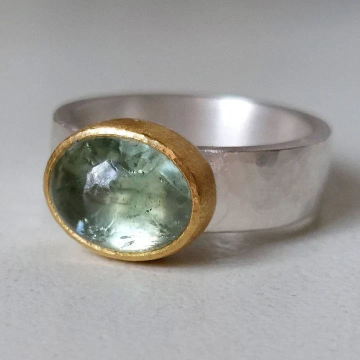 Pierścionek Szmaragdowy™ – Elegancja Vintage